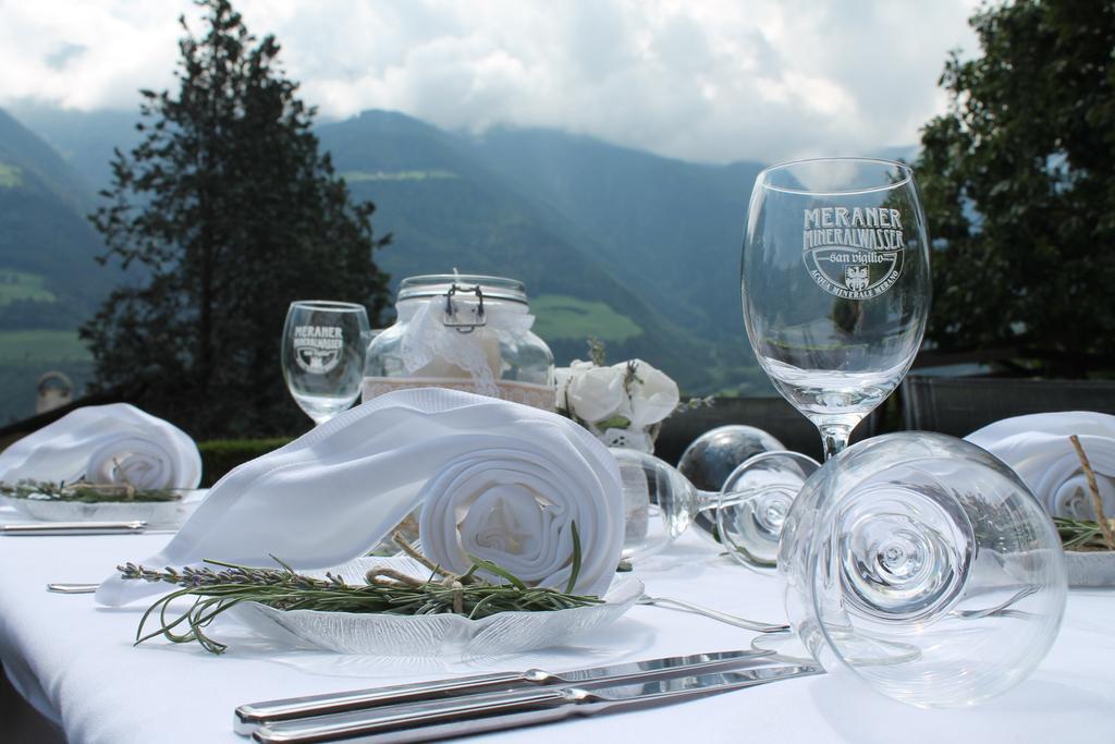 Hotel Schoenblick Naturns Exterior photo