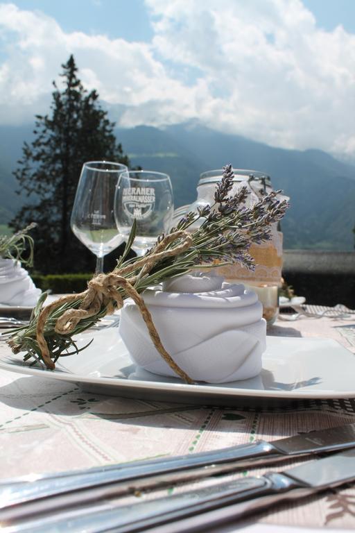 Hotel Schoenblick Naturns Exterior photo