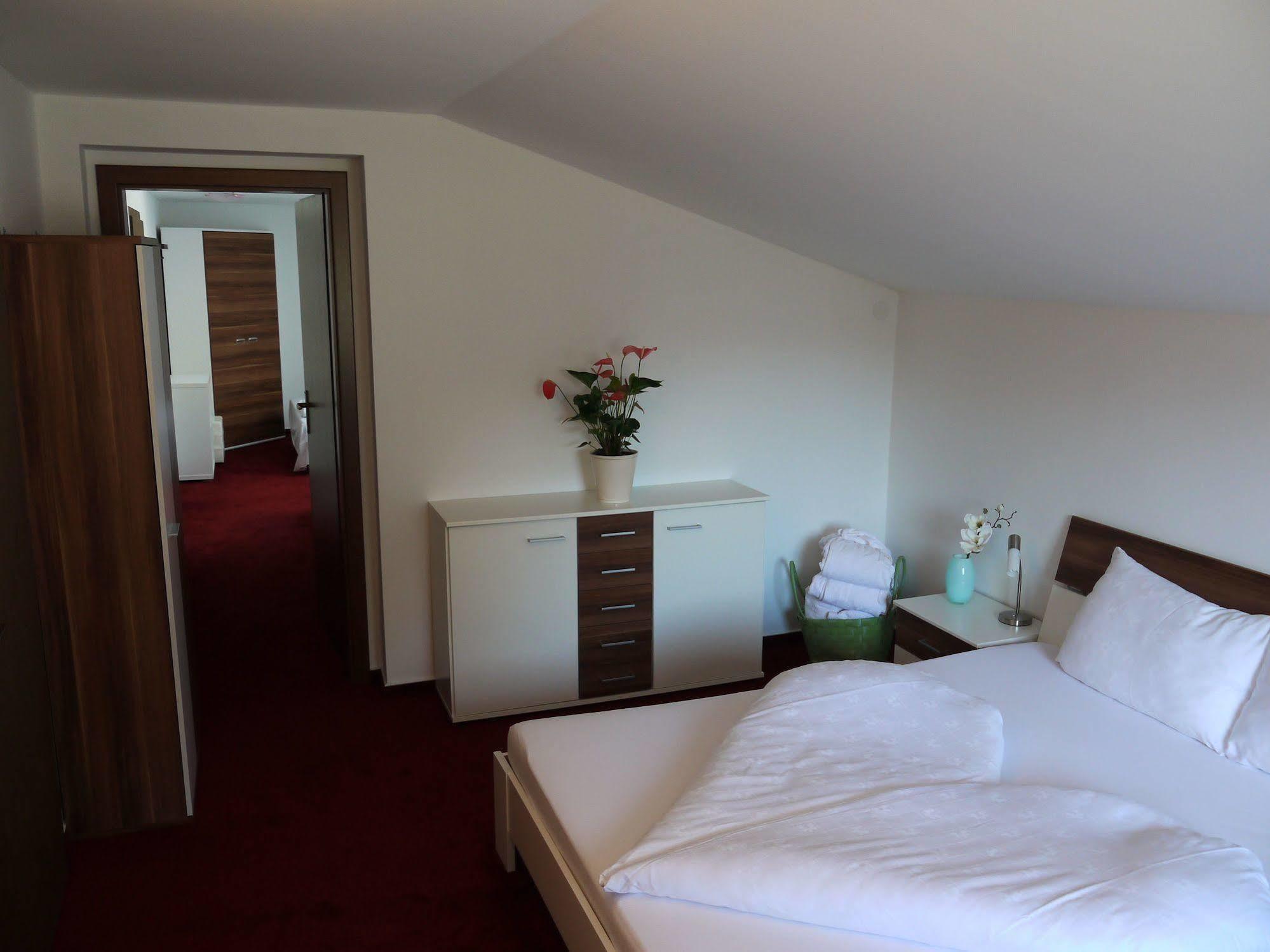 Hotel Schoenblick Naturns Exterior photo